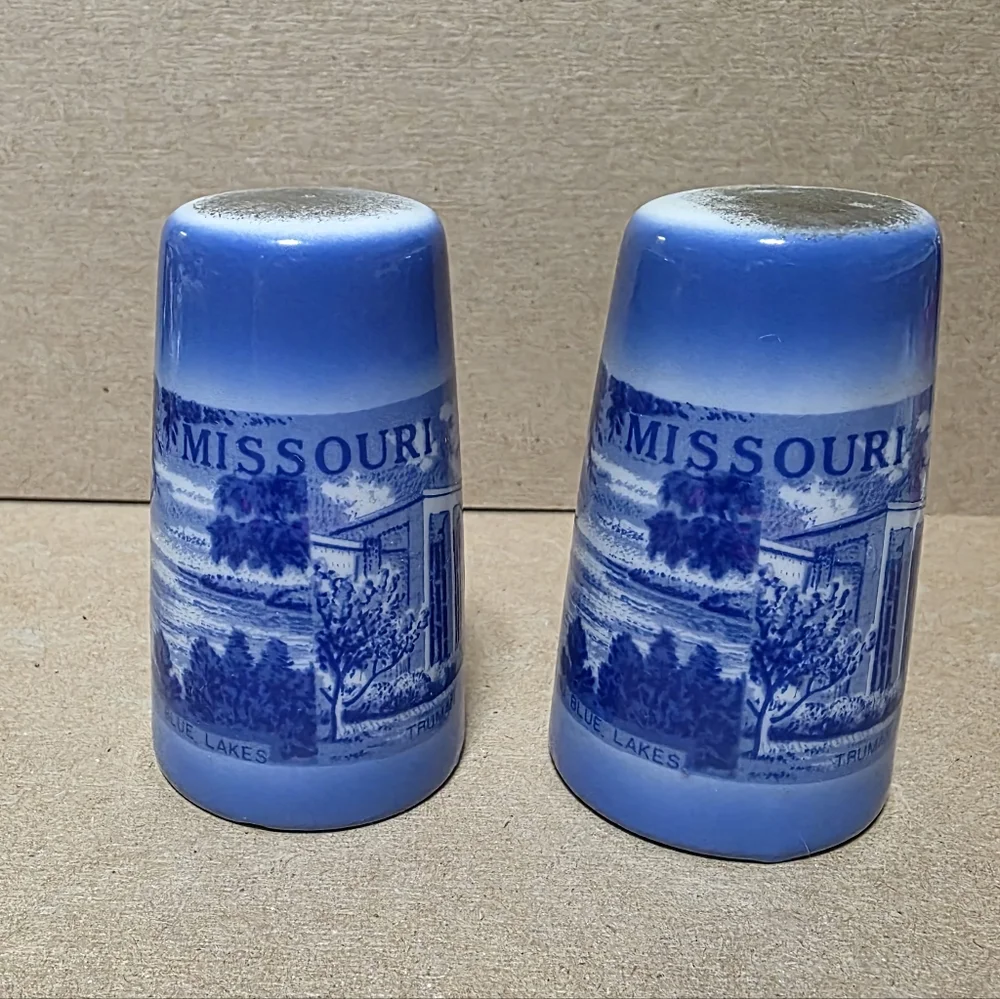 Souviner Missouri Gateway Arch Salt Pepper Shakers #143
